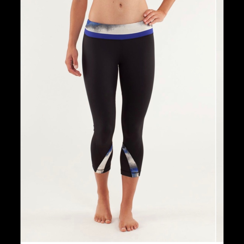 Lululemon Run: Inspire Crop II Black Milky Way Multi Print Pigment Blue Size 12